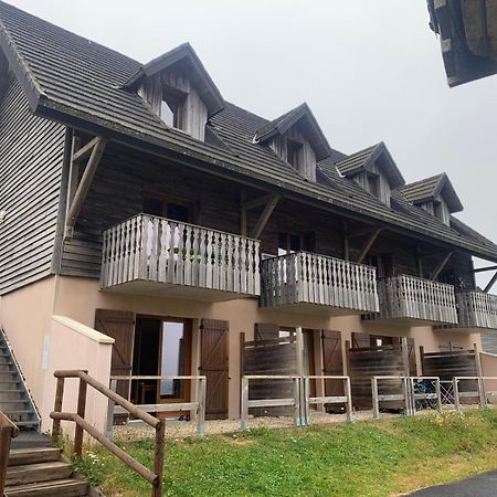Appartement Dans Residence Bois De La Reine, Besse Et Saint Anastaise Екстериор снимка
