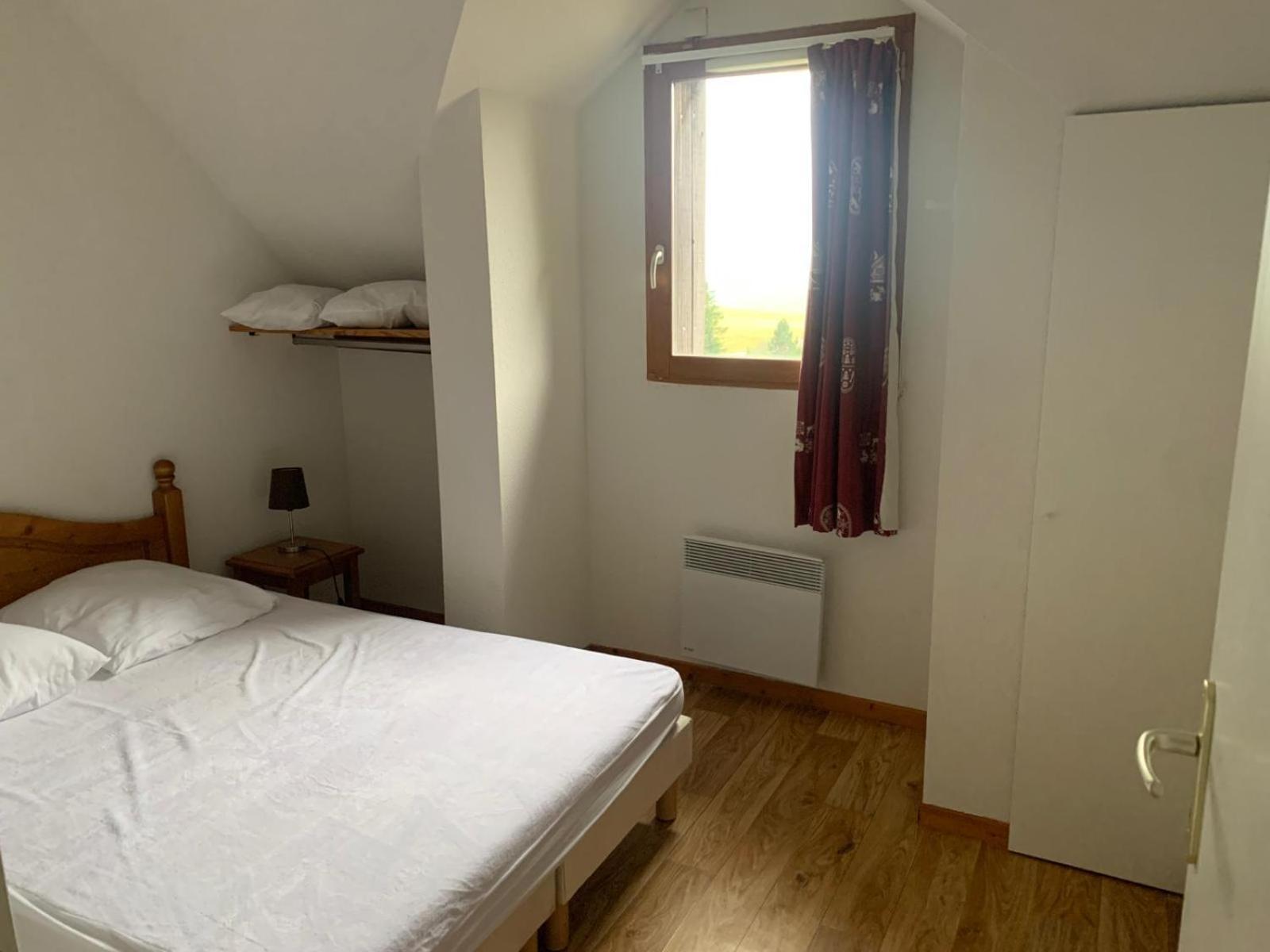 Appartement Dans Residence Bois De La Reine, Besse Et Saint Anastaise Екстериор снимка